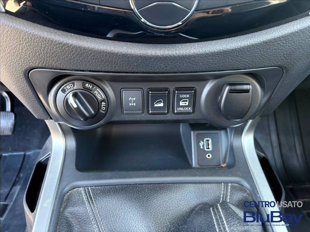 NISSAN Navara 2.3 dCi 4WD Double Cab Visia
