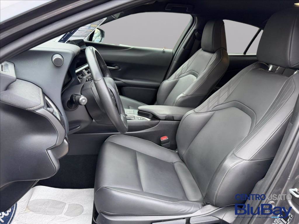 LEXUS UX Hybrid F Sport
