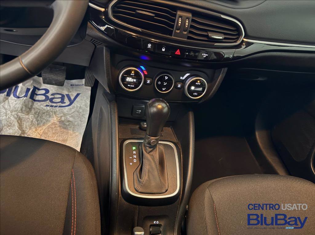 FIAT Tipo 1.5 Hybrid DCT 5 porte Red