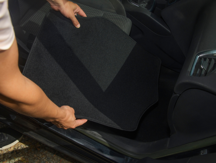 Lavare Tappetini Auto